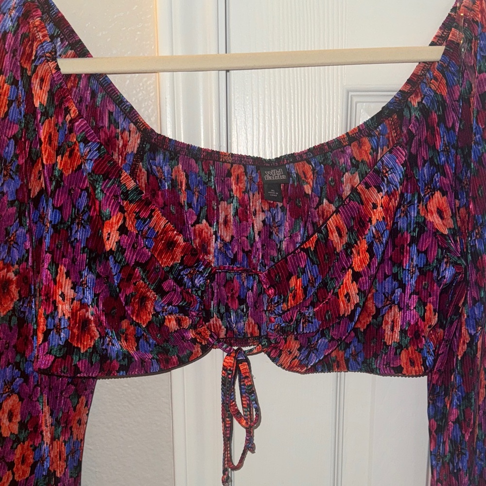 Wild Fable Red and Blue Floral Crop Top - Picture 3 of 5